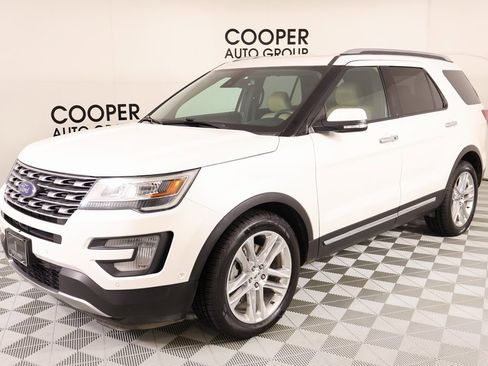 Used 2017 Ford Explorer Limited w/ Equipment Group 301A image 11