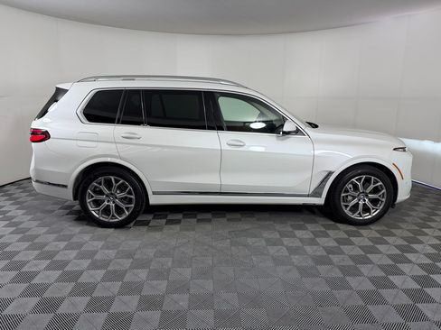 Used 2026 BMW X7 xDrive40i w/ Premium Package AWD/4WD image 8
