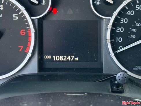 Used 2016 Toyota Tundra SR5 w/ TRD Off Road Package image 11