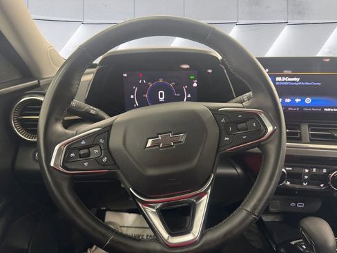 Used 2024 Chevrolet Trax ACTIV w/ Sunroof Package image 9