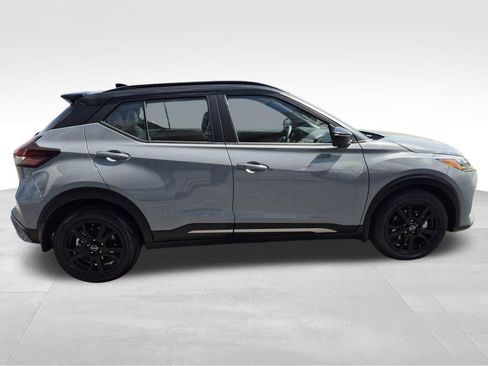 Used 2024 Nissan Kicks SR w/ SR Premium Package image 11