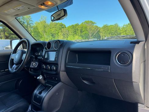 Used 2015 Jeep Patriot High Altitude AWD/4WD image 20