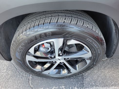 Certified 2026 Chevrolet Trax RS w/ Driver Confidence Package FWD image 33
