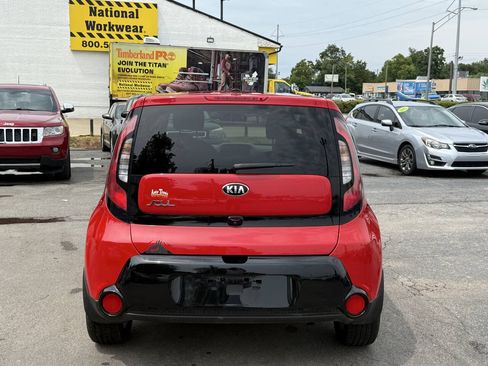 Used 2016 Kia Soul + FWD image 4
