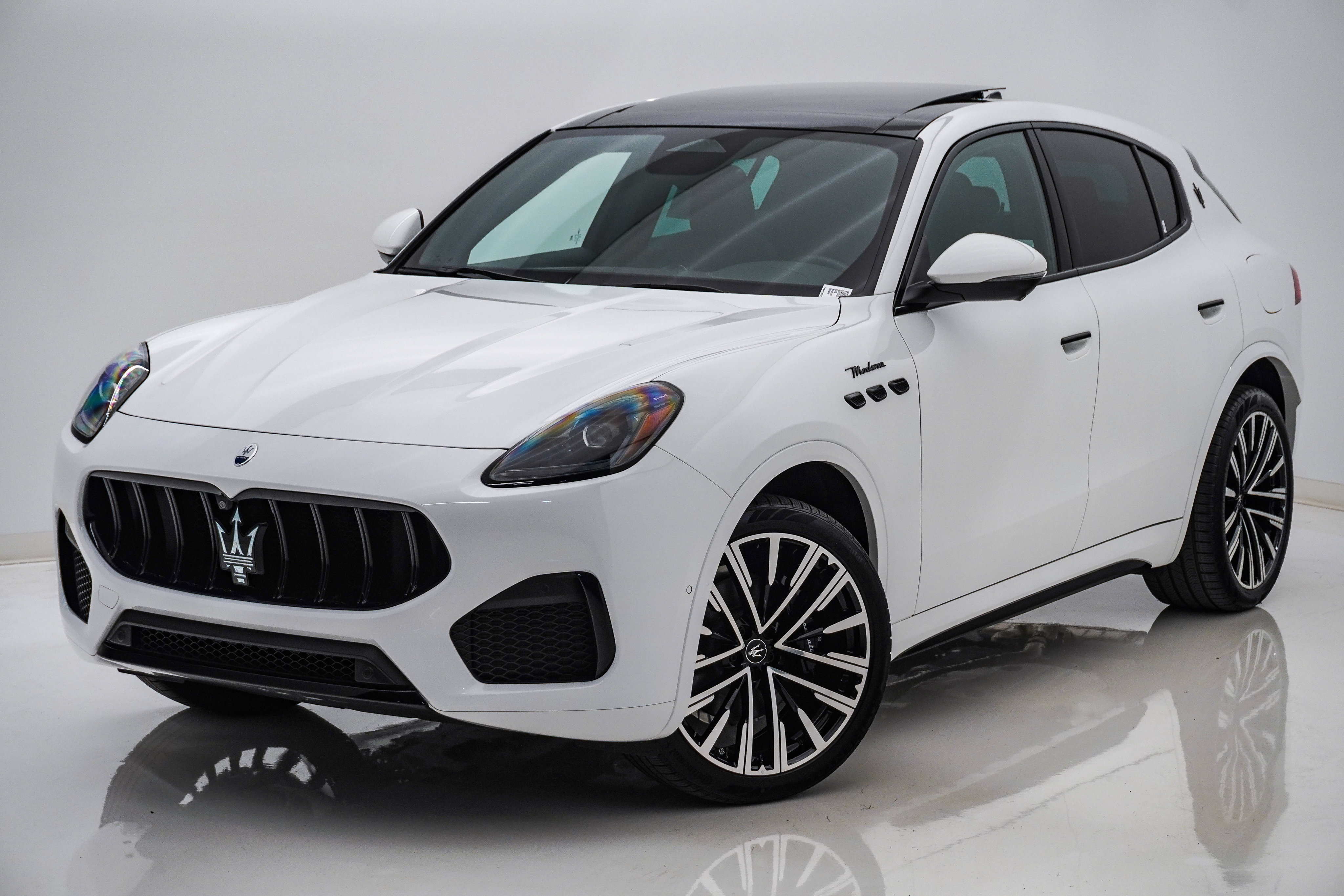Used 2025 Maserati Grecale Modena AWD/4WD image 3