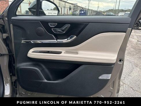 New 2026 Lincoln Corsair Premiere image 14