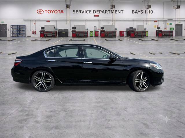 Used 2016 Honda Accord Touring image 3
