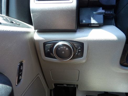 Used 2018 Ford F250 XL w/ Power Equipment Group RWD image 19