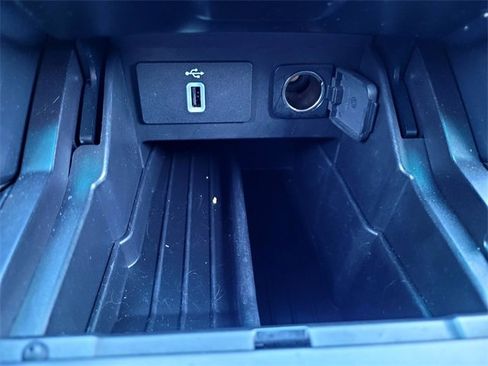 Used 2018 Ford Explorer XLT w/ Equipment Group 202A image 18