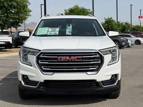 Used 2024 GMC Terrain SLT image 10