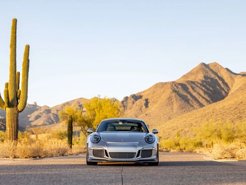 Used 2016 Porsche 911 GT3 RS image 3