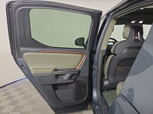Used 2023 Rivian R1T Adventure AWD/4WD image 17
