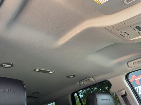 Used 2018 GMC Yukon Denali image 34