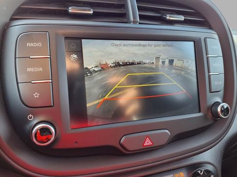 Used 2025 Kia Soul LX w/ LX Technology Package image 6