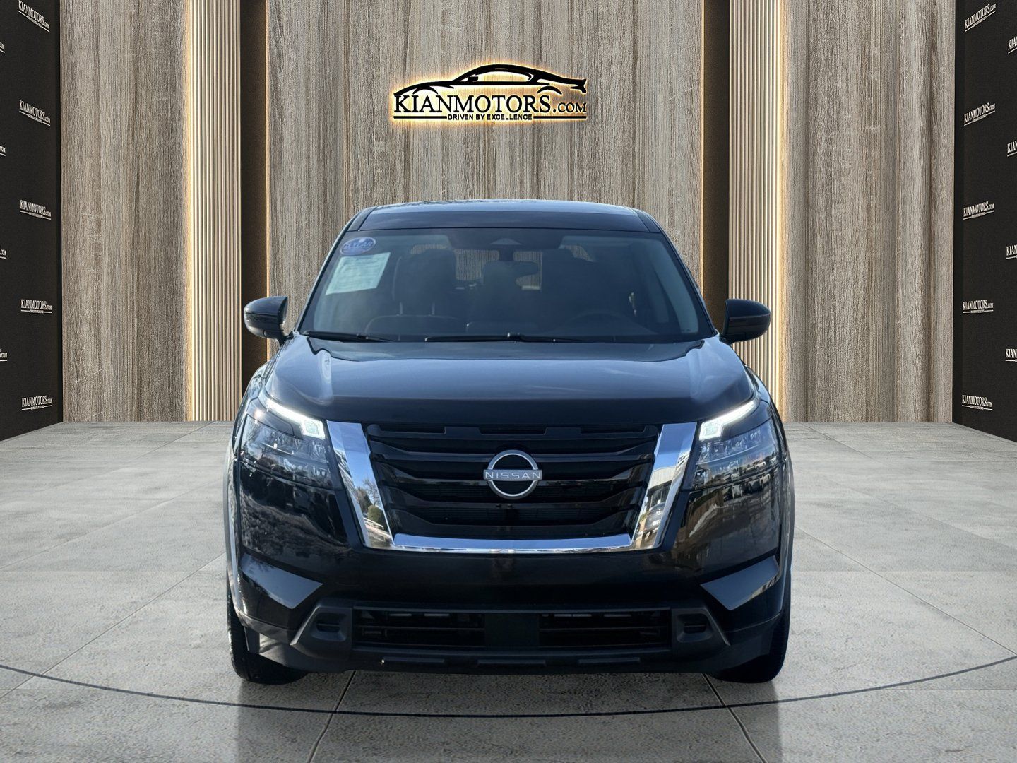 Used 2025 Nissan Pathfinder S AWD/4WD image 2