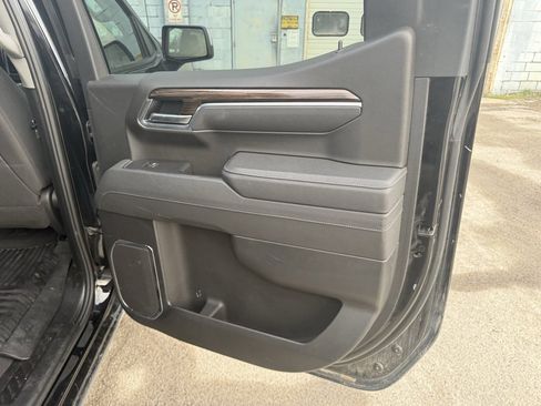 Used 2025 Chevrolet Silverado 1500 LT image 45