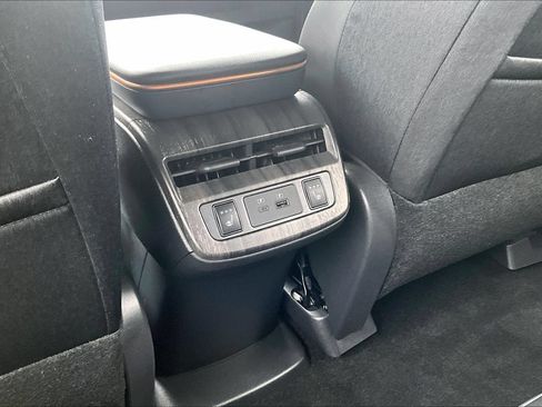 Used 2024 Nissan Ariya AWD image 10