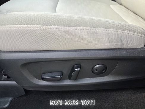Used 2024 Nissan Pathfinder SV FWD image 19