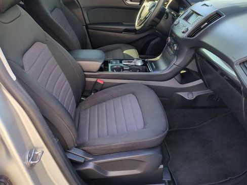 Used 2019 Ford Edge SE FWD image 28