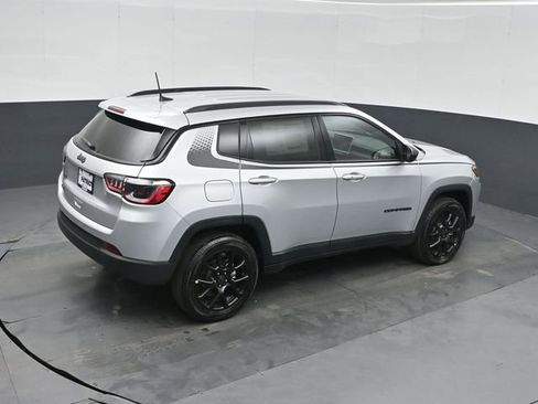 New 2026 Jeep Compass Latitude AWD/4WD image 31