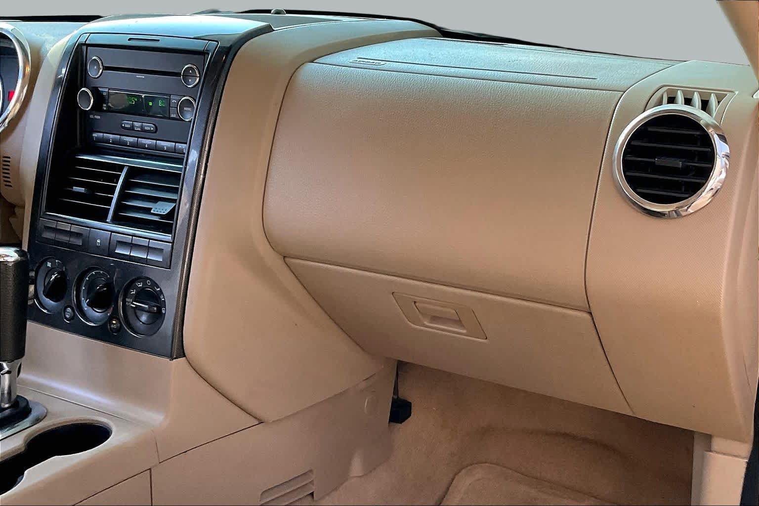 Used 2008 Ford Explorer XLT RWD image 18