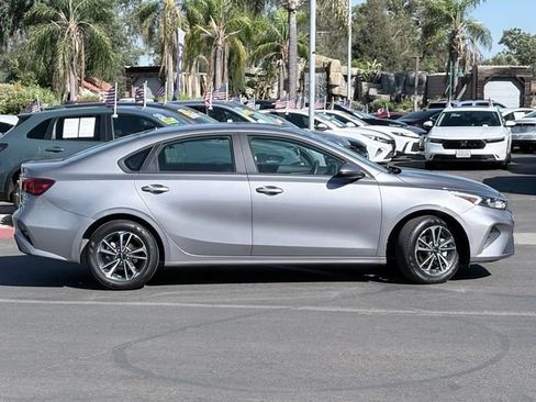 Used 2024 Kia Forte LXS w/ LXS Technology Package FWD image 4
