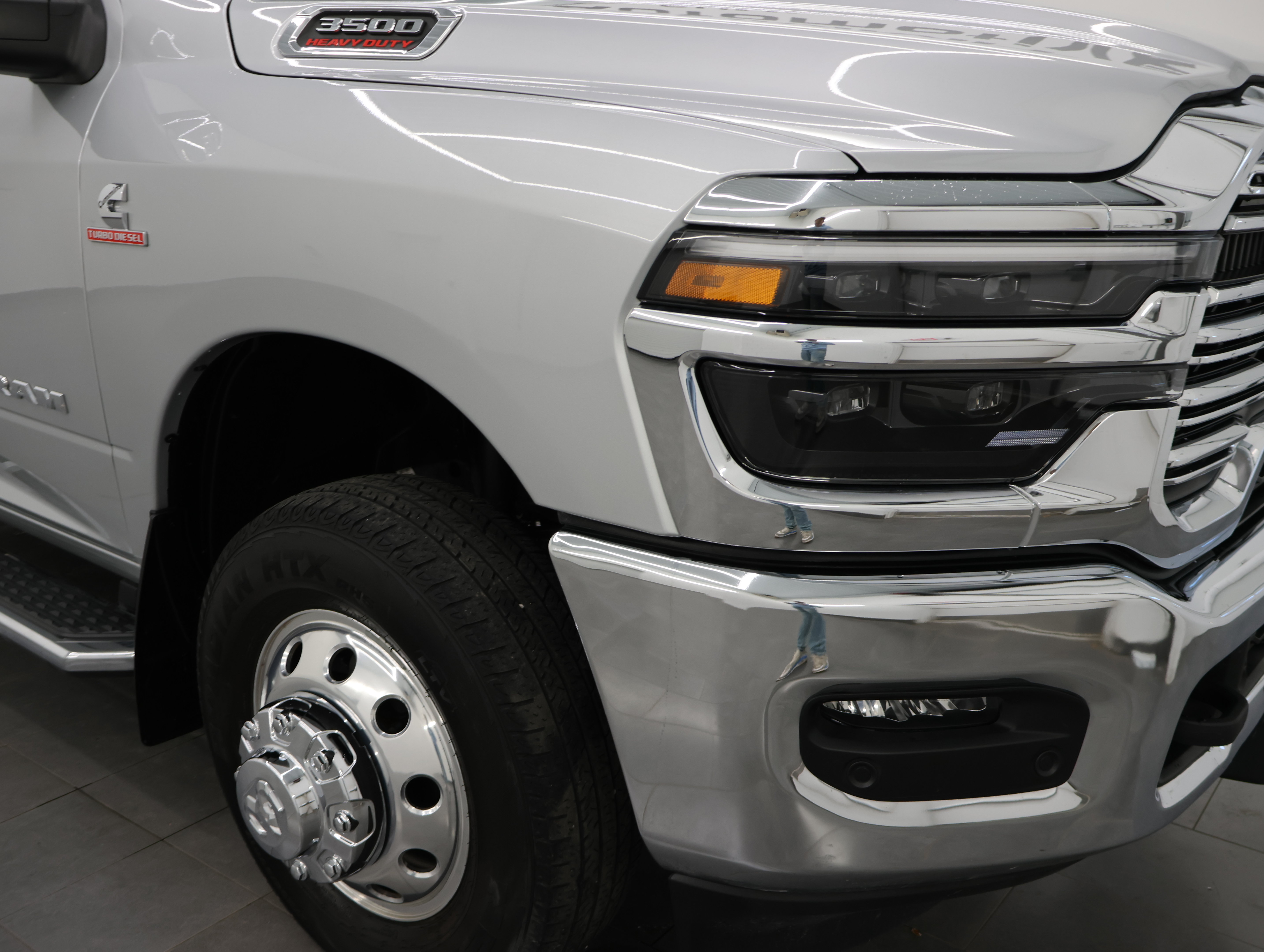 Used 2026 RAM 3500 Laramie AWD/4WD image 21