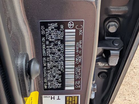 Used 2021 Toyota Prius LE FWD image 32