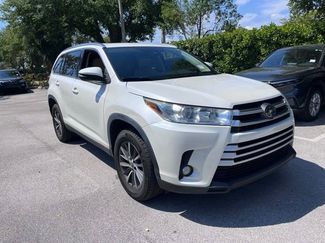 Used 2019 Toyota Highlander XLE video 1