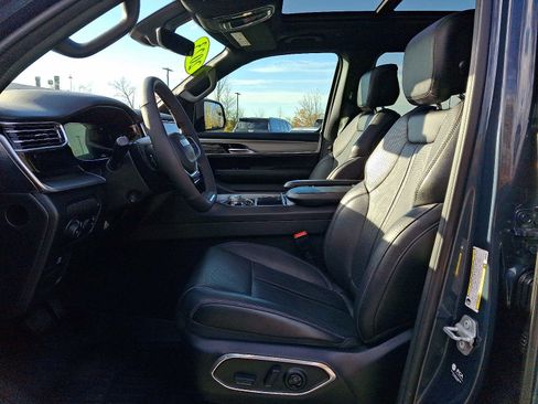 Used 2023 Jeep Wagoneer Series II image 15