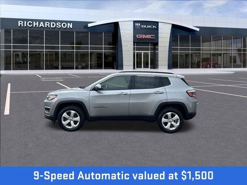 Used 2020 Jeep Compass Latitude w/ Cold Weather Group AWD/4WD image 2