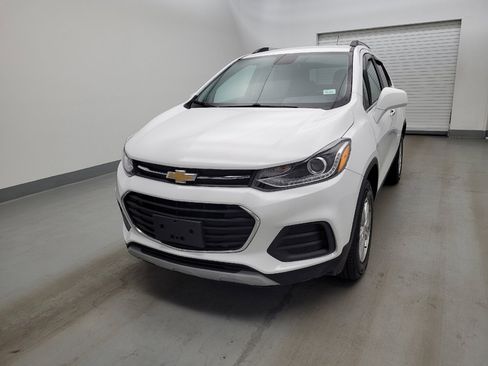 Used 2020 Chevrolet Trax LT w/ LT Convenience Package AWD/4WD image 15