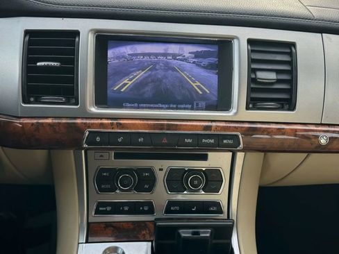 Used 2013 Jaguar XF 3.0 image 12