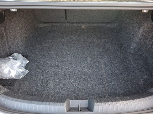 Certified 2025 Volkswagen Jetta S FWD image 28