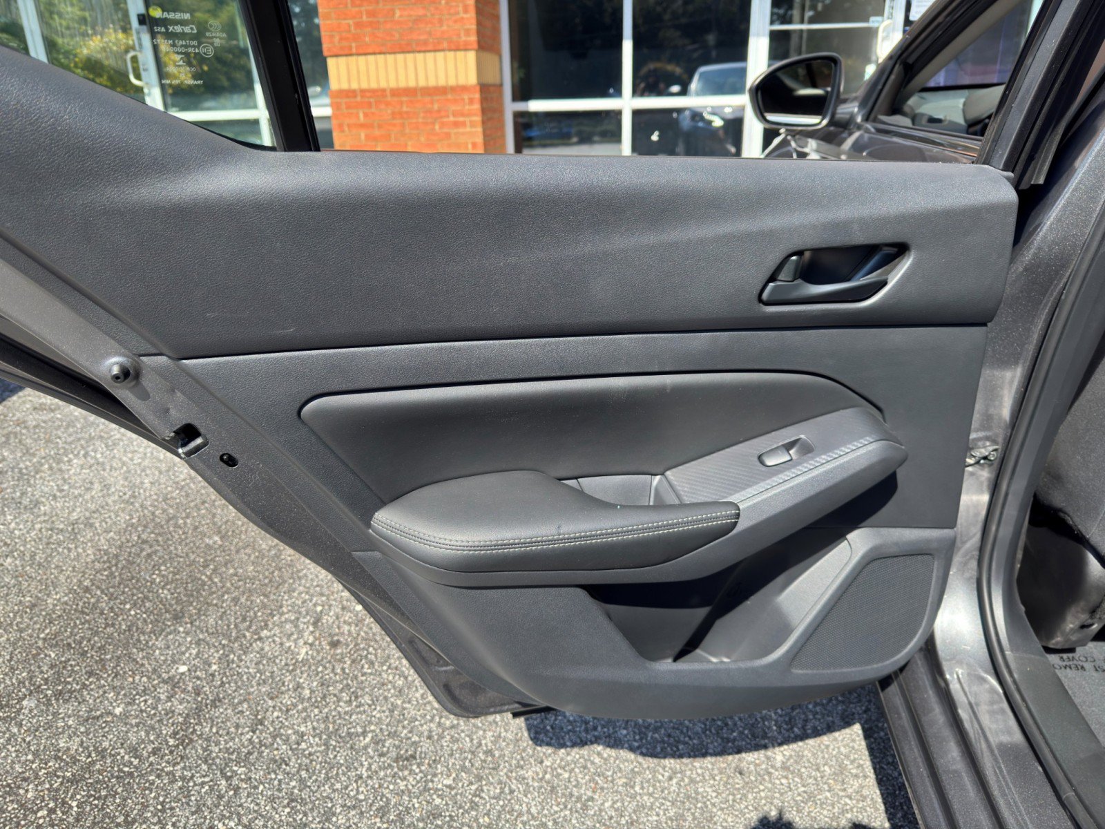 Used 2025 Nissan Altima 2.5 SV FWD image 36