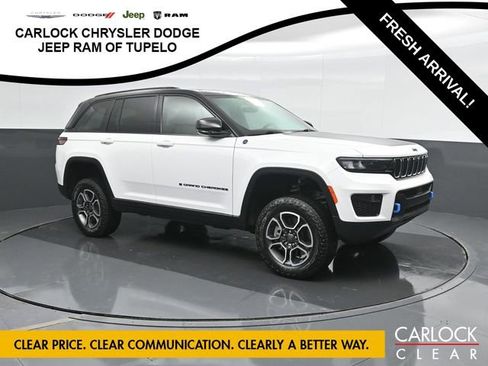 Used 2022 Jeep Grand Cherokee Trailhawk image 5