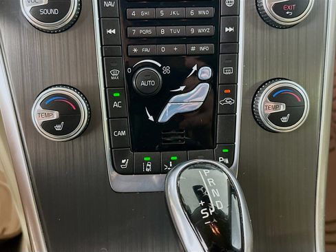 Used 2016 Volvo XC60 T5 Premier image 23