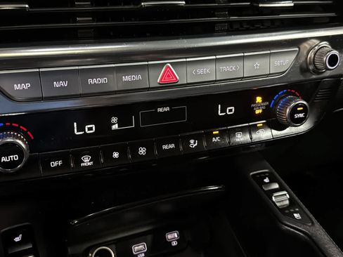 Used 2020 Kia Telluride EX AWD/4WD image 19