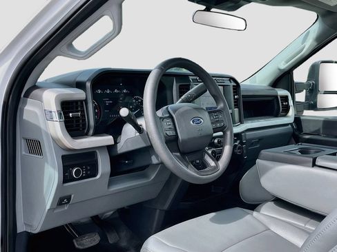 Used 2024 Ford F250 XL AWD/4WD image 9