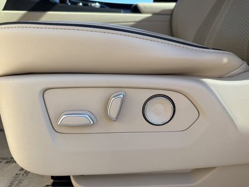 Used 2021 Cadillac Escalade Premium Luxury image 8