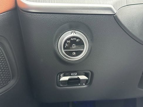 Certified 2025 Mercedes-Benz C 300 Sedan image 35