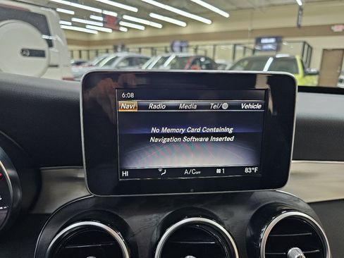 Used 2018 Mercedes-Benz C 300 Sedan w/ Premium Package image 32