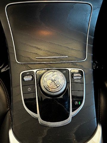 Used 2019 Mercedes-Benz C 300 4MATIC Sedan image 23