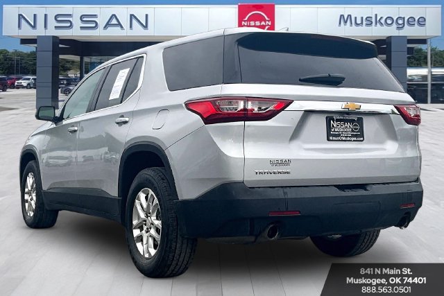 Used 2021 Chevrolet Traverse LS FWD image 4
