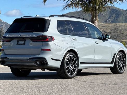 Used 2024 BMW X7 xDrive40i w/ M Sport Package AWD/4WD image 3