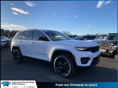 New 2025 Jeep Grand Cherokee Laredo