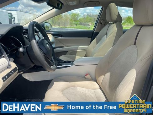 Used 2019 Toyota Camry LE w/ Convenience Package FWD image 19