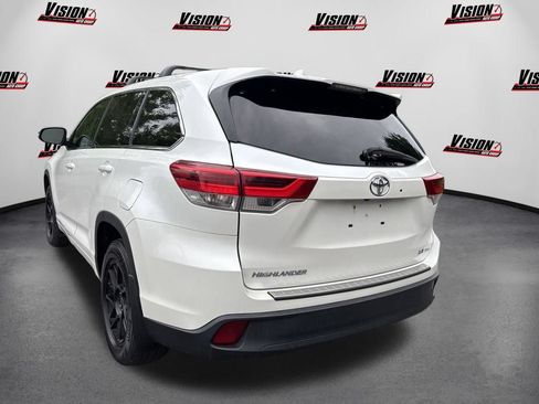 Used 2018 Toyota Highlander Plus AWD/4WD image 8
