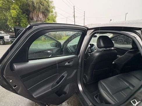 Used 2014 Ford Focus SE w/ Equipment Group 201A FWD image 19