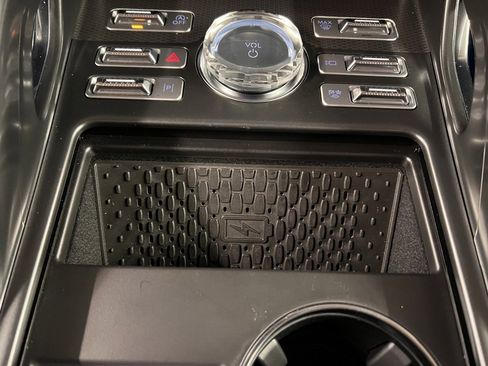 Used 2026 Lincoln Nautilus Premier w/ Equipment Group 102A image 17